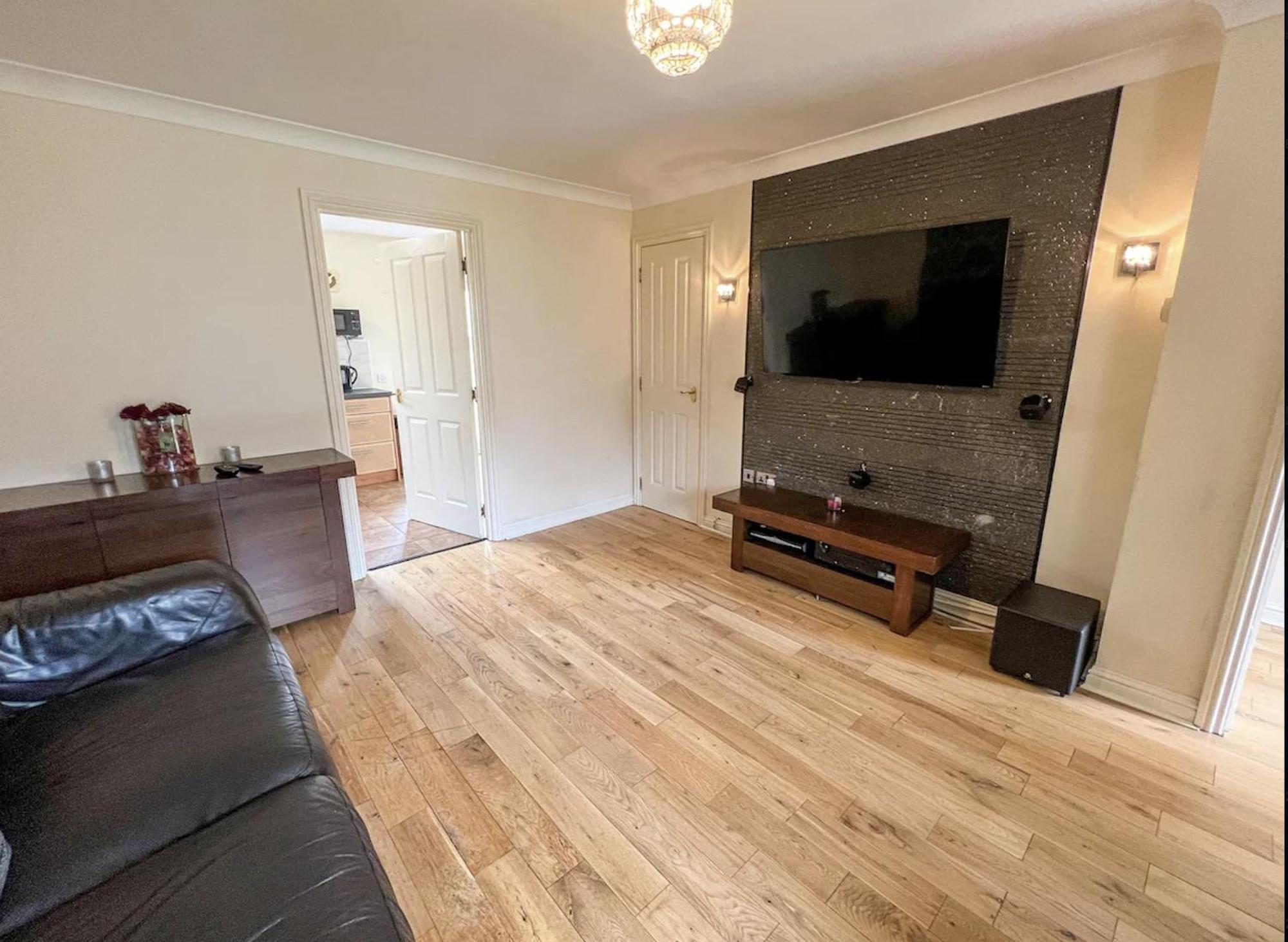 Glasgow Central - Entire House - Free Parking , Free Super Fast Wifi , Private Garden & Parking Security Exterior photo