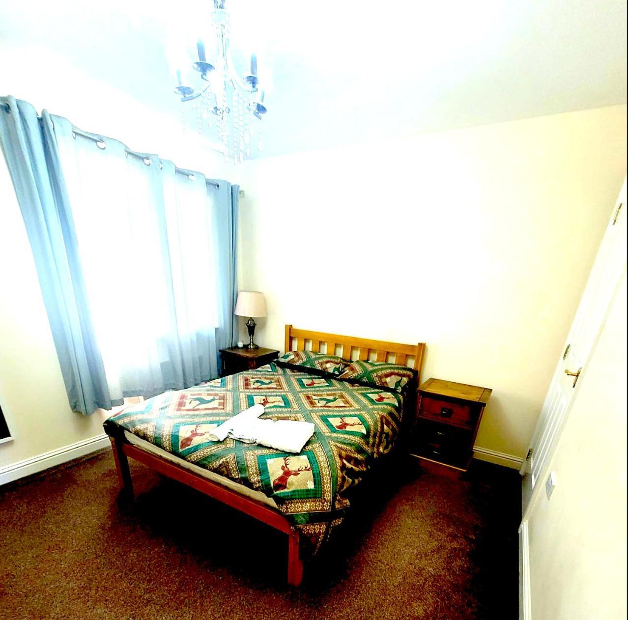Glasgow Central - Entire House - Free Parking , Free Super Fast Wifi , Private Garden & Parking Security Exterior photo